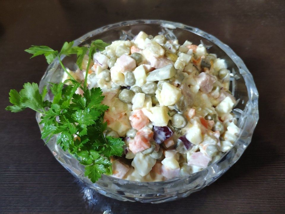 Гастроэнтеролог предлагает здоровую альтернативу новогоднему оливье