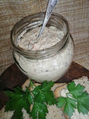 Паштет из баклажанов и перца с творогом: идеальный перекус для любого времени дня