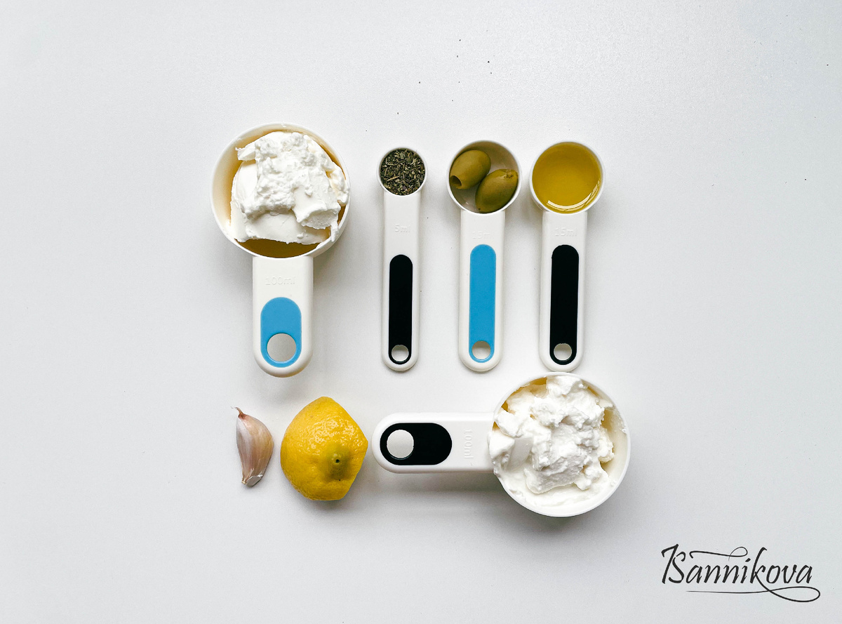 Нежная сырная намазка с оливками для ваших закусок