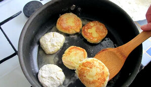 Как приготовить идеальные сырники: советы и рецепты