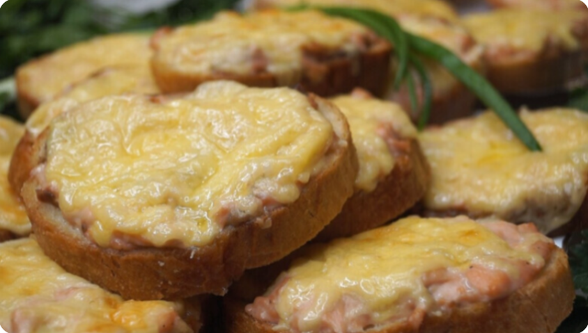 Горячие бутерброды с рыбой: простой рецепт, который любят все