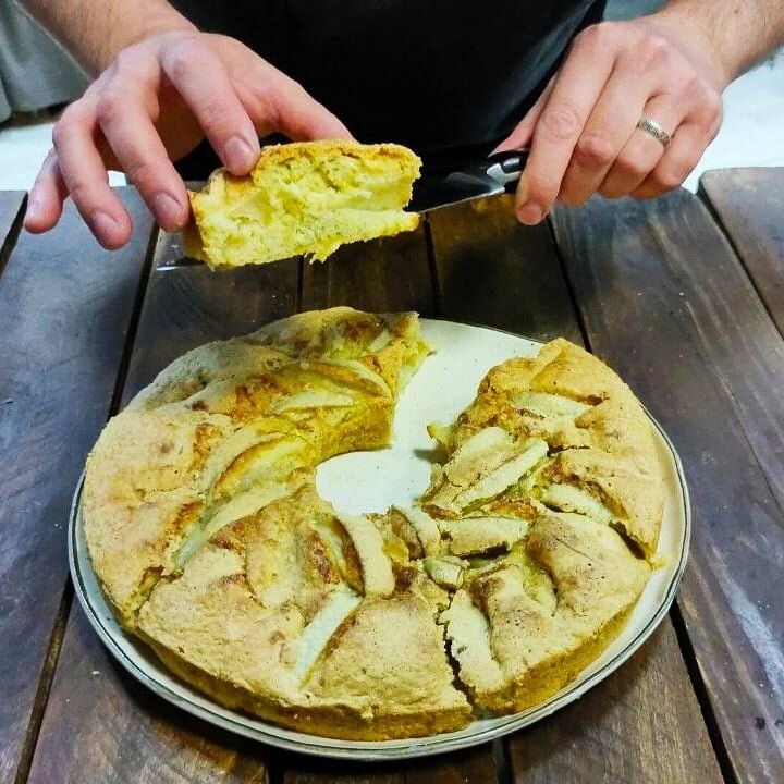 Вкусная традиция: шарлотка на Светлой седмице