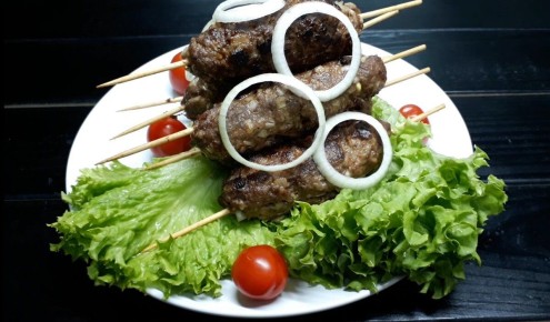 Котлеты на шпажках: яркий вкус Турции у вас на кухне