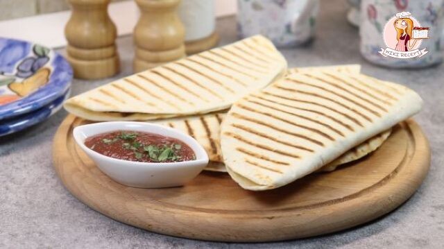 Ленивый рецепт кесадильи с фаршем: быстро и вкусно