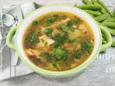 Суп с курицей и зелёным горошком: идеальное блюдо для любого сезона