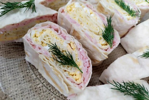 Лавашные рулетики: идеальный перекус с ветчиной и сыром