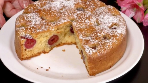 Легкий и ароматный пирог с ягодами: готовьте с удовольствием