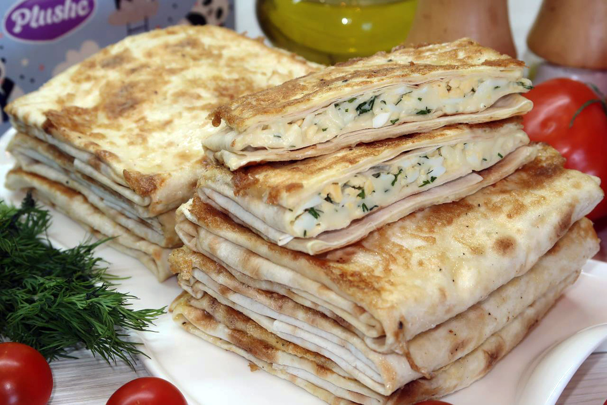 Конвертики из лаваша с моцареллой, яйцом и укропом