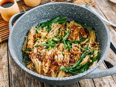 Пряные эноки с чесноком: 15 минут до гастрономического наслаждения