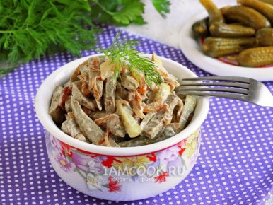 Необычные сочетания: удивительные салаты с печенью и маринованными огурцами