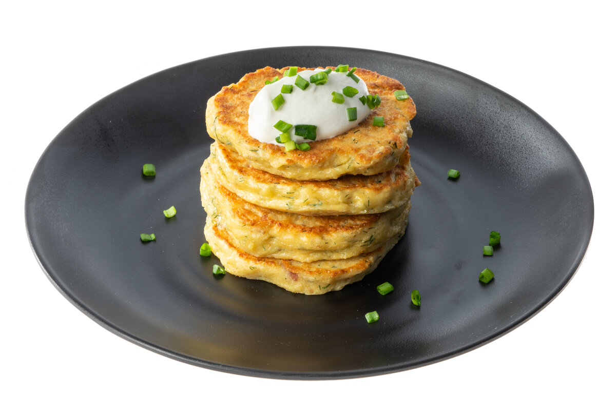 Необычные овощные панкейки с копченым окороком