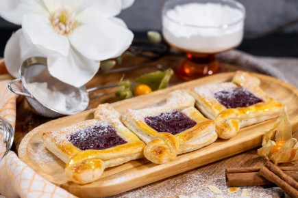 Слойки с клюквой: несладкая изюминка вашего чаепития