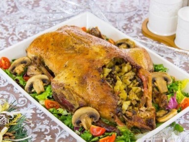 Фаршированная курица: вкусовые акценты на праздничном столе