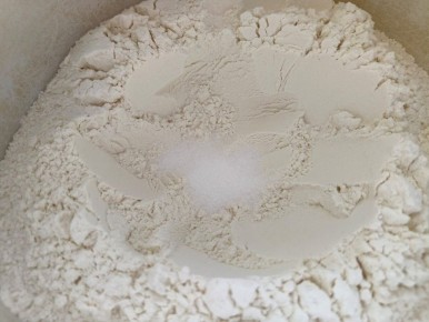 Легкое и аппетитное чудо: как испечь булочки без яиц и масла