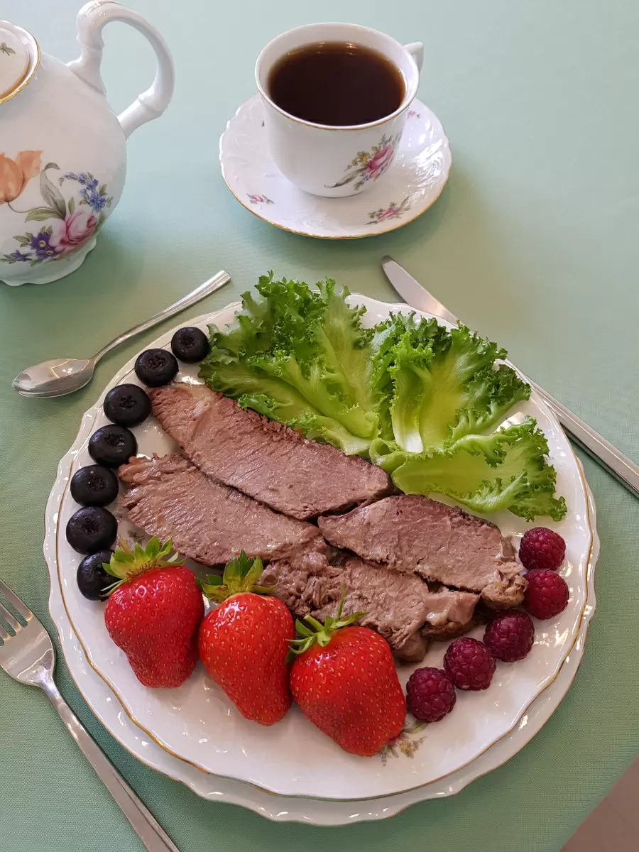 Изысканная запечённая говядина с лимоном и базиликом