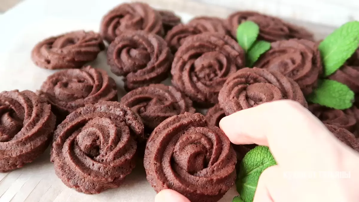 Нежные шоколадные печенья розочки: простота и вкус в каждом укусе