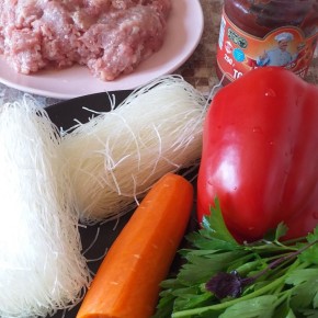 Фунчоза с фаршем и овощами: простое и вкусное блюдо на ваш стол