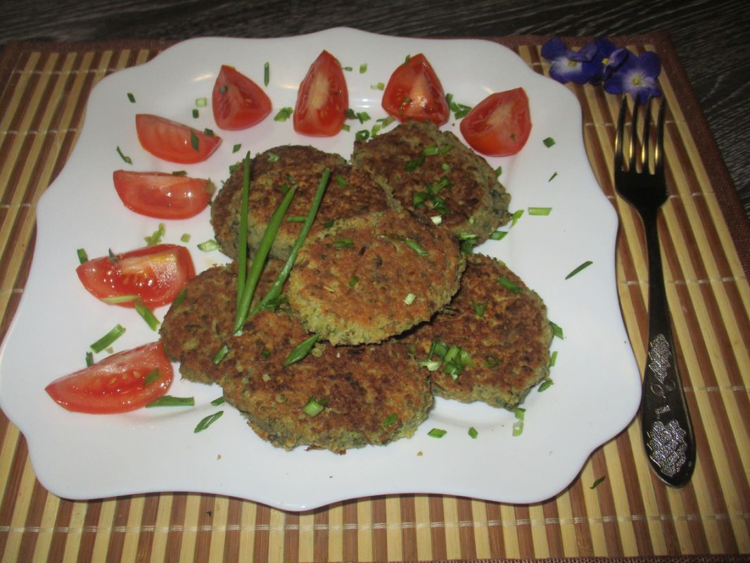 Оладьи из нутов и шпината: вкусно в любое время суток